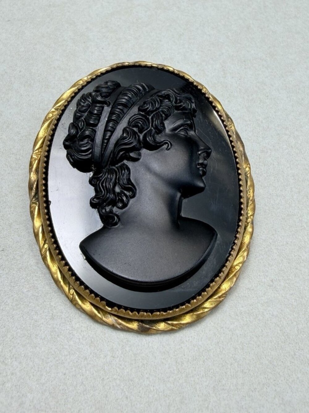 Late Victorian Black Glass Cameo Brooch Classical Goddess Portrait Golden Rope